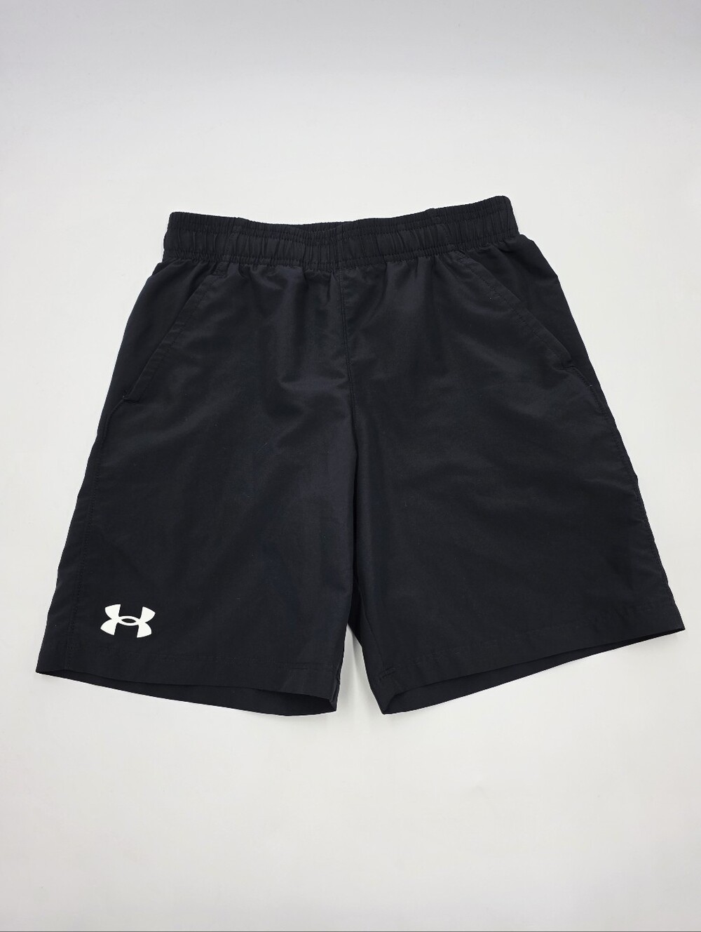 Under Armour boys' black athletic shorts size  M